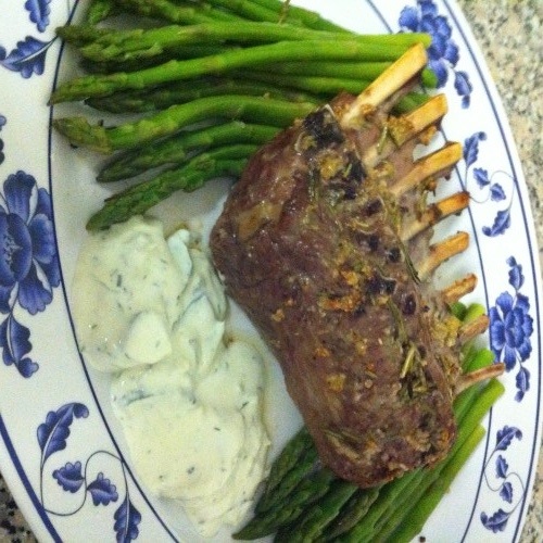 [RECIPE] Frenched Garlic & Rosemary Rack of Lamb With Steamed Asparagus