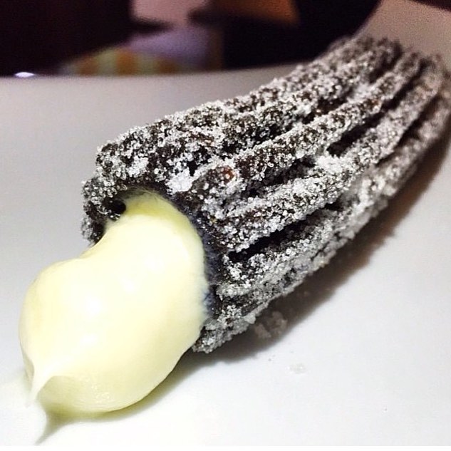 If Chureos AKA (#Churro & #Oreo) ever was placed in front of you and didn’t look like this…forward whatever that is to the trash because this is the real deal here! Word to @tylllah!! Get your fix of this Greatness over at –> @LACHURRERIARD!! Put this place on your to do list and tell em #YouGottaEatThisSentYa!! || #YGET #WDYET #YouGottaEatThis || #😍 #😳 #💣 #🔥 #💥 #🎯 #🙀 #🏆 #💯 #❗️