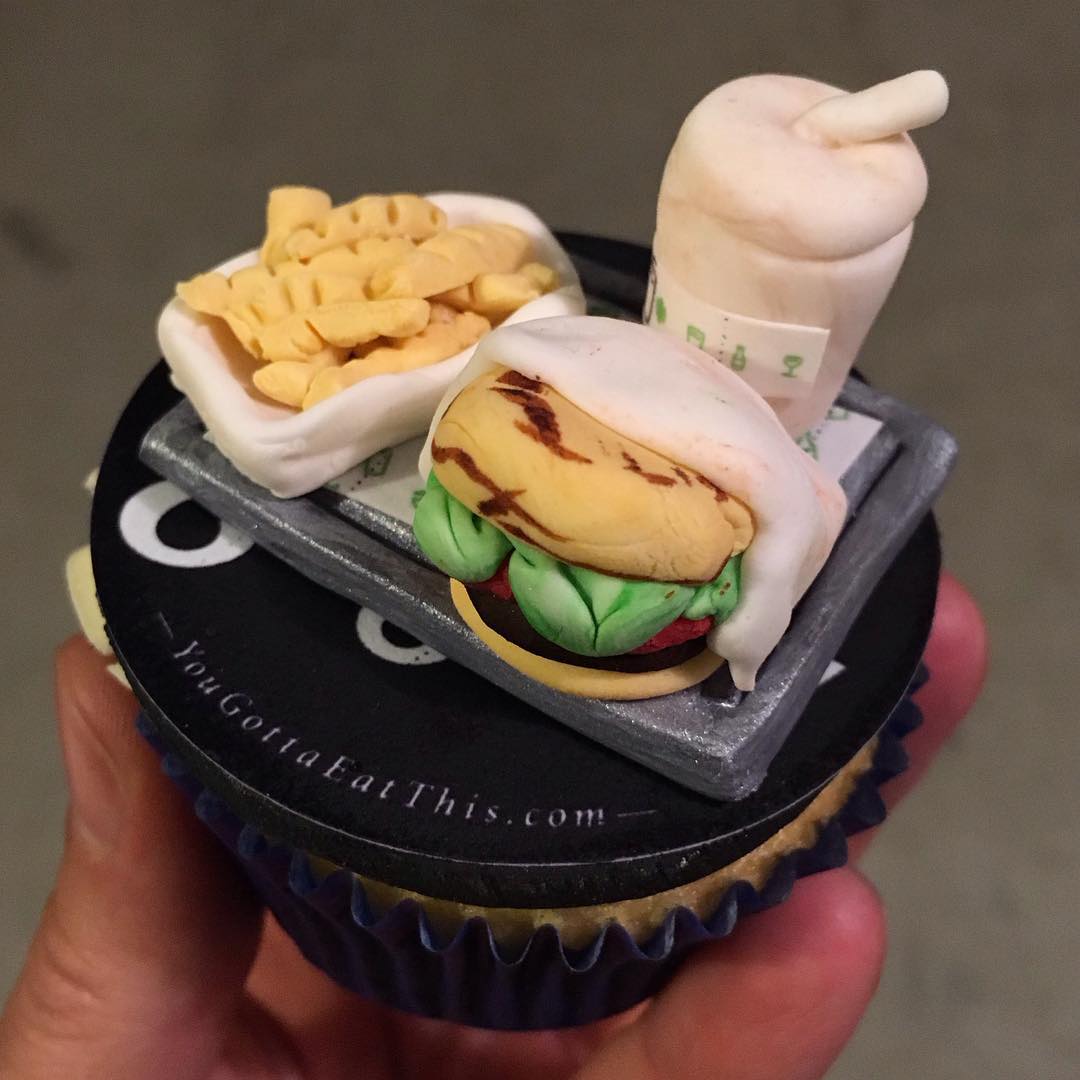 For our Co-Founder’s #Birthday Celebration @EatGoodNYC created a Dozen of @PremiumPete’s favorite things and of course @ShakeShack made the List!! Who’s wants a Burger, Fries & Shake!? The Folks over at @EatGoodNYC are really about that #CupCake Life!! || #YouGottaEatThis #YGET #WDYET ||