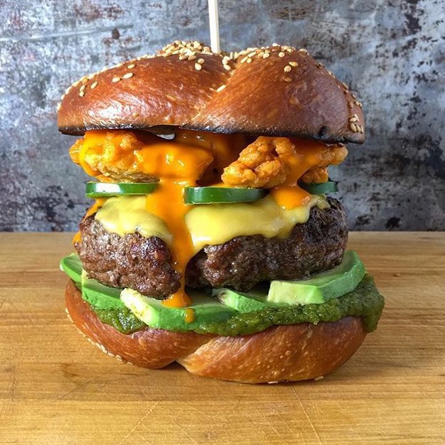This Roasted Poblano Purée, Avocado, Jalapeño, Buffalo Chicken, Cheddar Cheeseburger by @FrankieFerrante is Pure #BurgerPorn!! #😳 #🍔 #😍 #💣 || #YouGottaEatThis #YGET #WDYET ||