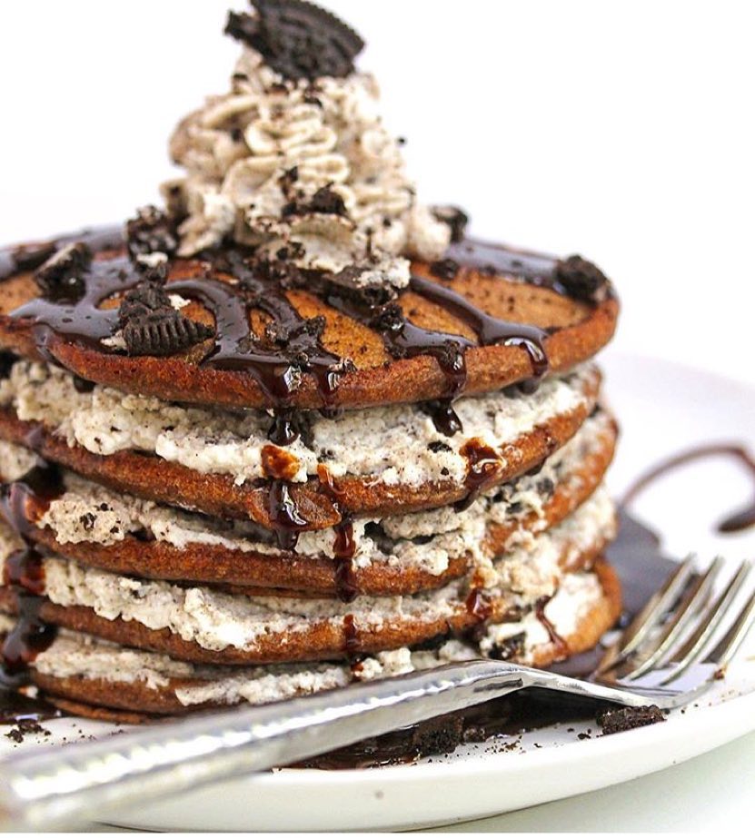 Oreo Pancakes anyone??? Well you need to head over to @grandbabycakes page to get the full details on how to make these delicious pancakes yourself and for us....yes for us too and thanks in advance! #YGET #YouGottaEatThis #WDYET