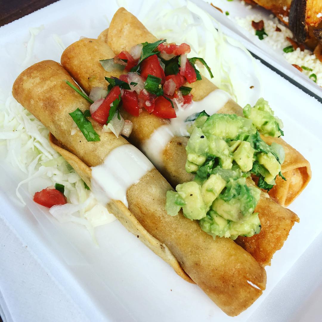 We just finished up the 1st @agendashow #miami with some #chicken #taquitos from #jefesoriginalfishtacos at the #agenda #cafe.

Served with #guacamole #fresco #picodegallo and house made #creama. 🇲🇽🐟🌮🐓🌯😋 #agendashow #agendashowmiami #agendashowmiami2016 #agendamiami #agendamiami2016