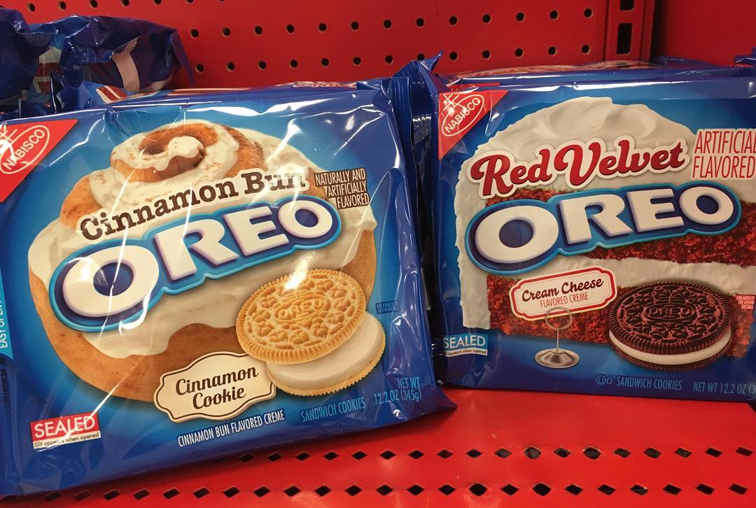 Midnight snack?? @mejorswiff had the 👀 for this on the shelf. @oreo just loves blessing the foodies with the goods for your tastebuds! #NewFlavorAlert for that Cinnamon Bun but of course we can’t forget that Red Velvet love. Which one are you guys choosing?? || #YGET #YouGottaEatThis #WDYET || #😍