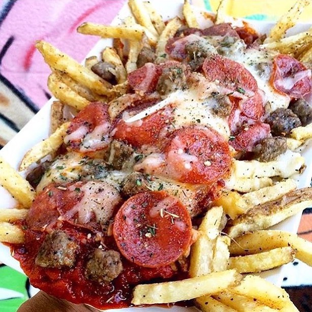 It’s!! Oh wait I mean it’s PIZZA FRIES DAY!! 🍕🍟😍
📷: @LAFoodJunkie

TAG YOUR FRIENDS 👇🏽