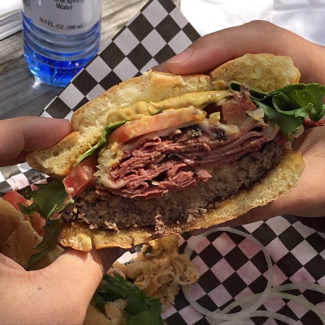 Our Memphis foodie @activeadrian was out at Elwood’s Shack today and he had the Apollo Burger.  It’s a 1/2 pound angus beef topped with pastrami, sauerkraut, 1000 island & Swiss cheese makes for a savory handful