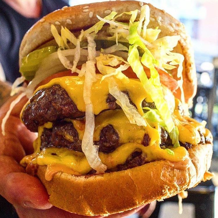 When think of how many triple doubles you can average, @fatsalsdeli already got you covered with that. Do you think you can handle this Triple CheeseBurger?? 📸 @fatsalsdeli