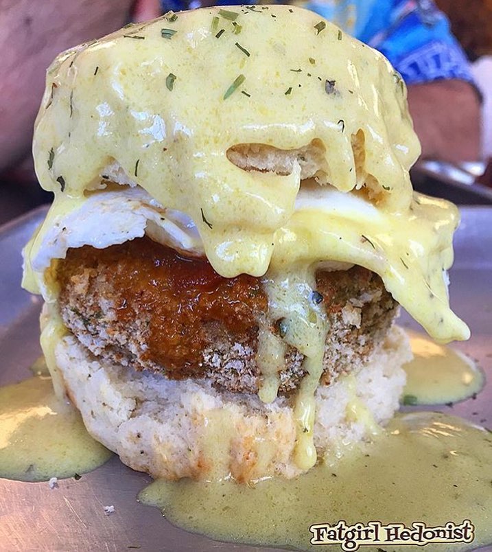 Only if every Monday was this Beautiful!! 😳 Crab cake, fried egg on a homemade biscuit topped off with hollandaise sauce!! It’s ok you can Drool!! | 📸: @FatGirlHedonist