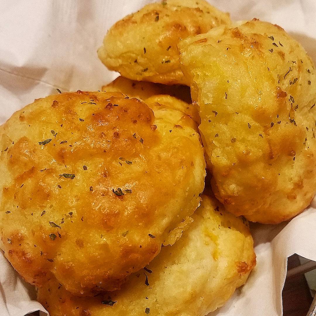 Raise your hand if you go to just for the biscuits. 🙋 🙋 🙋
A spot that will bever get old as long as the biscuits are still good.