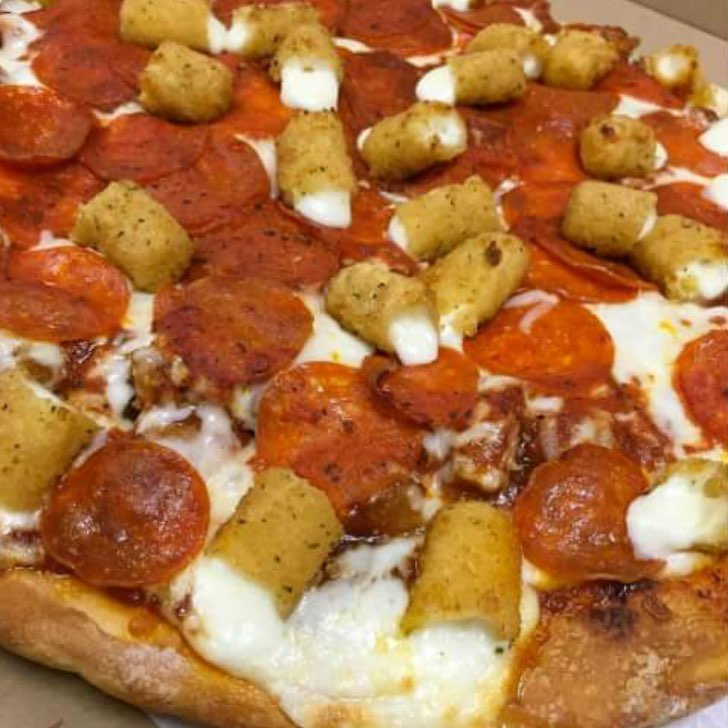 Mozzarella Stick and Pepperoni Pizza Monday’s??? Who’s down??? 📸 :@brotherbrunopizzadeliandbagel