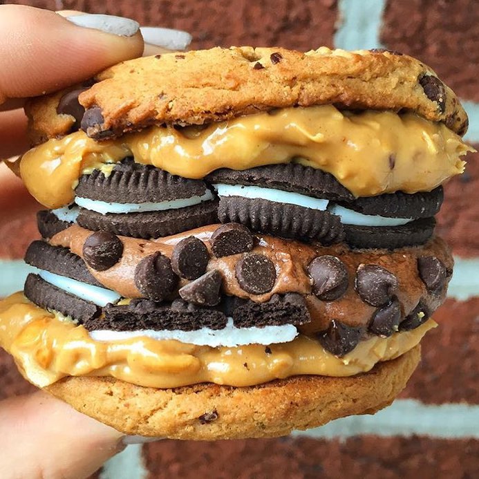 Homemade Peanut Butter Chocolate Chip Cookie Samdwich…for lunch…dinner…and a midnight snack…thank you @bakinyoucrazy 🙌 || #YouGottaEatThis #YGET #WDYET ||