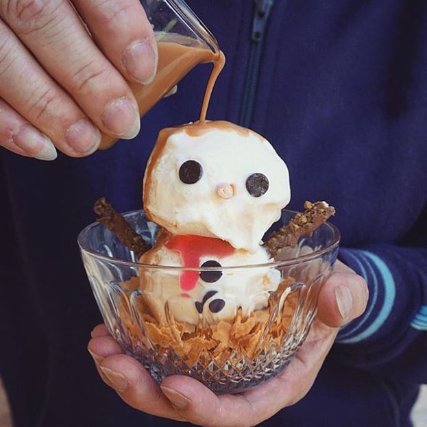 Thanks to @annachaannn for getting us in the Holiday Spirit with this amazing Snowman Affogato!! Due to so many climate changes around the world this may be the only way we get to build a #Snowman this year, hey not a bad alternative!! || #YouGottaEatThis #YGET #WDYET #HappyHolidays #Christmas #Affogato #Xmas || #⛄️ #☕️ #🍦 #😍 #💣