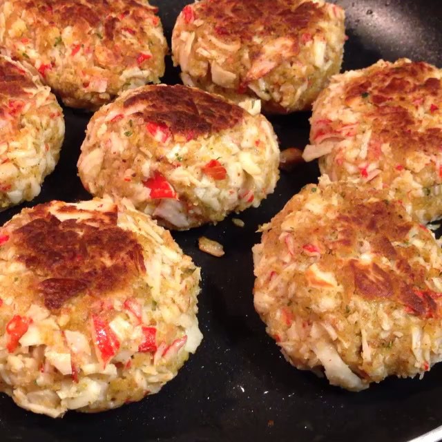 Our very own @PremiumPete was in the Kitchen on his #RealMenCook flow last night getting them Crab Cakes Cracking!! #ChristmasEve #FeastOfTheSevenFishes #YouGottaEatThis Approved!! | #😍 #🔥 #💣 #😳 | #YGET #MerryChristmas #WDYET #CrabCakes #HappyHolidays #PremiumEats |