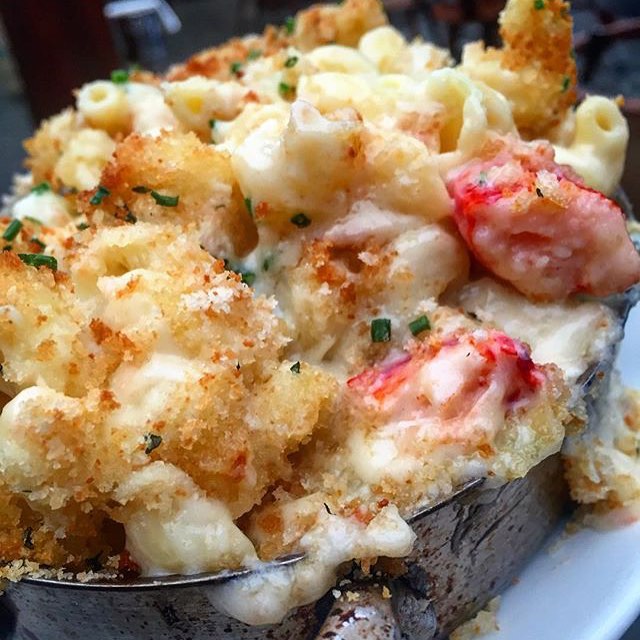 Yeah this #Lobster #MacnCheese from @Baltaire is so 💣!! Word is out it’s @losangeles_eats Approved!! 🔑!! #yougottaeatthis 😍