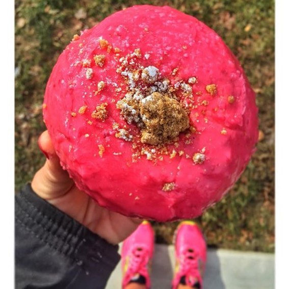 Cranberry Cobbler Donut!! Shoe Game & Donut Game Looking!! | 📸: @brittanyshelby | 😍🔑👟🍩