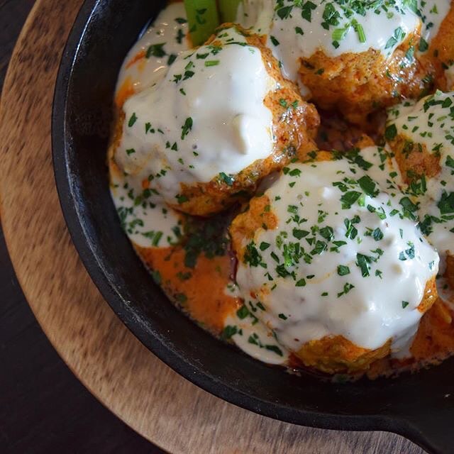 Mmmmmm behold Buffalo chicken meat balls! Our very own @casanovasz is going live from @forkandballs on the YouGottaEatThis SnapChat ! Add us now to tune in! 👻 YouGottaEatThis
