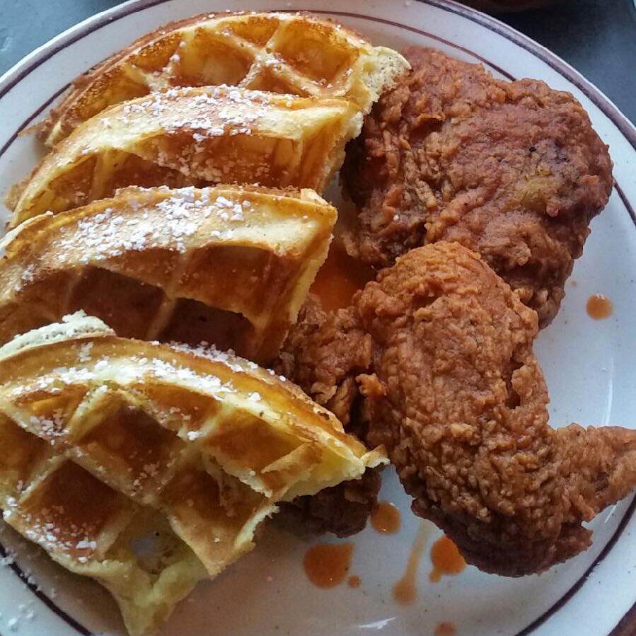 Sriracha Peach Chicken x Waffles 😍🍑🍗 from @sweetchicklife!! Our very own @sol3flower stopped by and has proclaimed it’s Approved!!